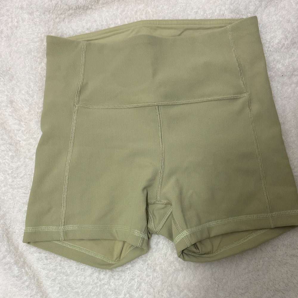 Lululemon High-Waisted desert green Women's Shorts